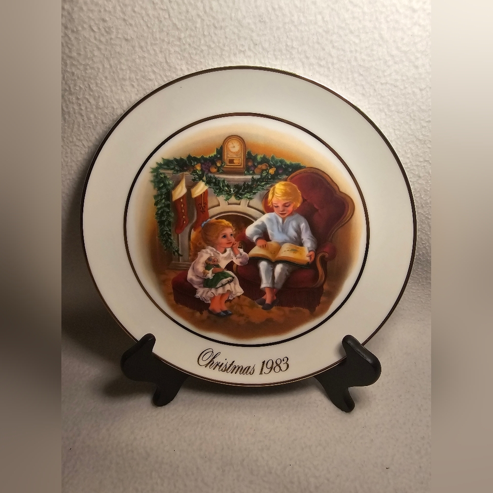 Avon 1983 Christmas Plate